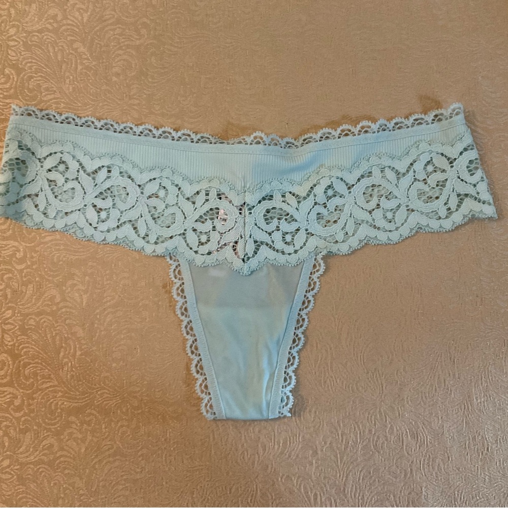 NWT Victoria's Secret Body By Victoria Xtra Small Thong Green Lace Panty